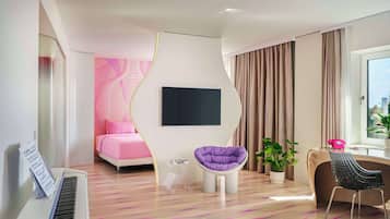 1 bedroom, premium bedding, minibar, in-room safe
