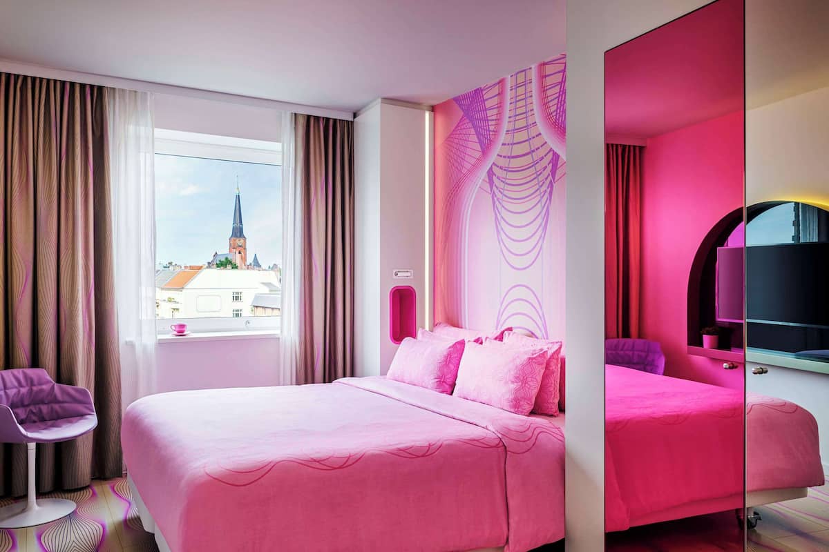 nhow Room | Premium bedding, minibar, in-room safe, desk