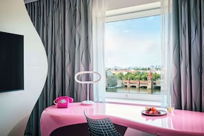 1 bedroom, premium bedding, minibar, in-room safe