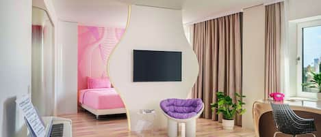 Premium bedding, minibar, in-room safe, desk