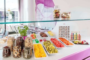 每日供应自助式早餐（需付费）