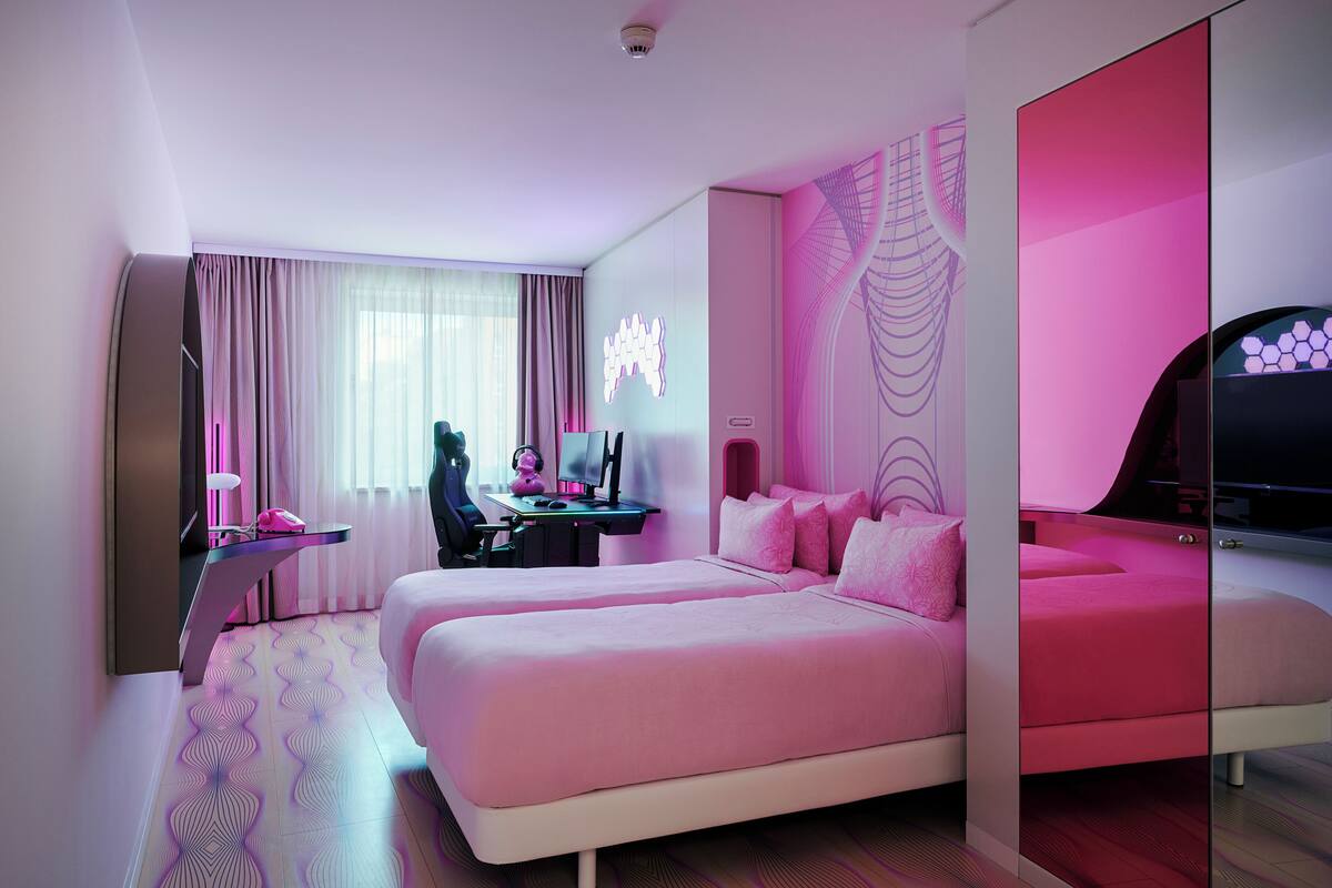 Premium bedding, minibar, in-room safe, desk