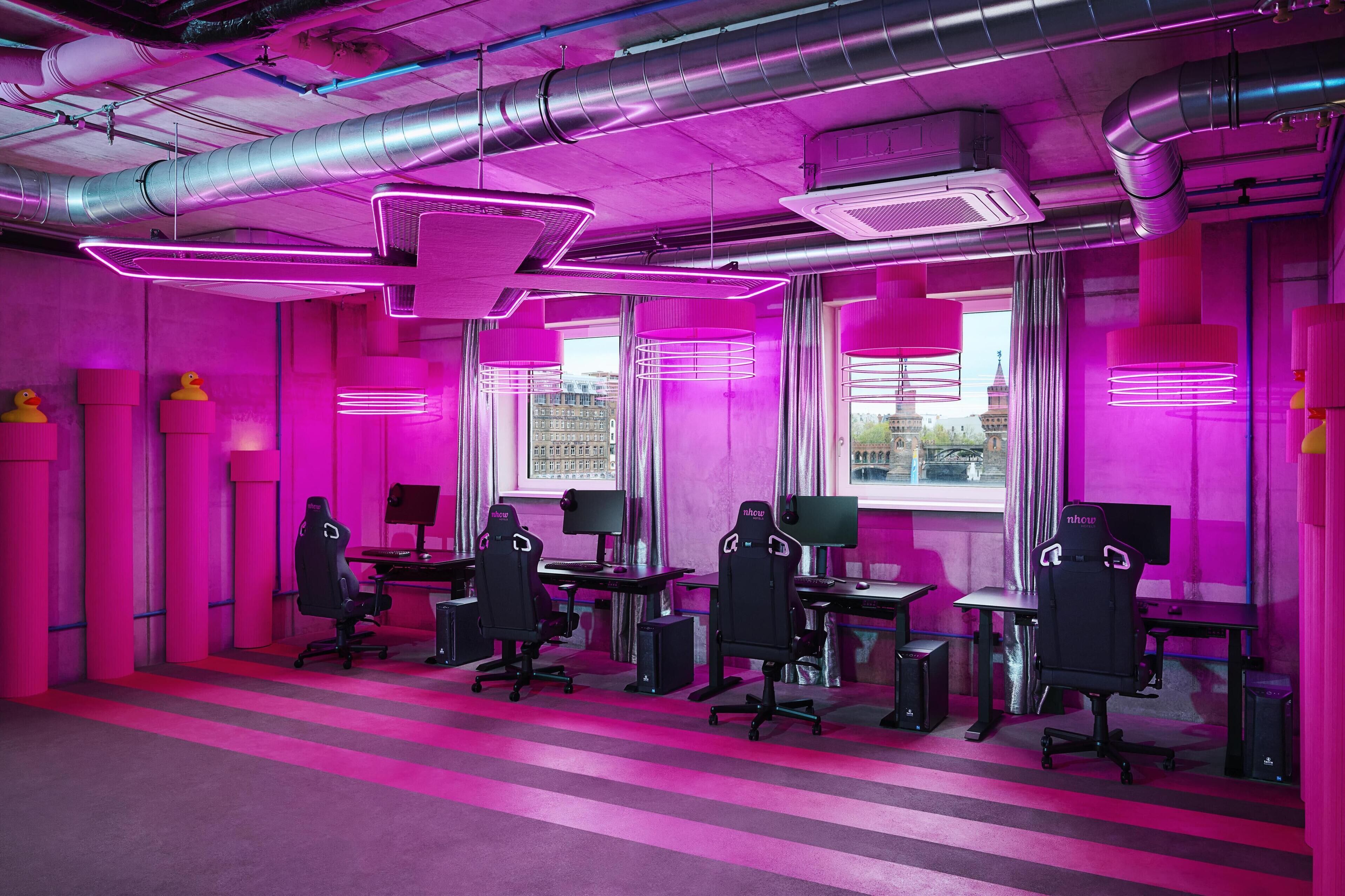 1 bedroom, premium bedding, minibar, in-room safe