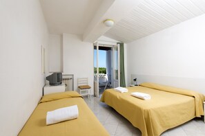 Desk, cots/infant beds - Hotel Terme Colella (Forio)