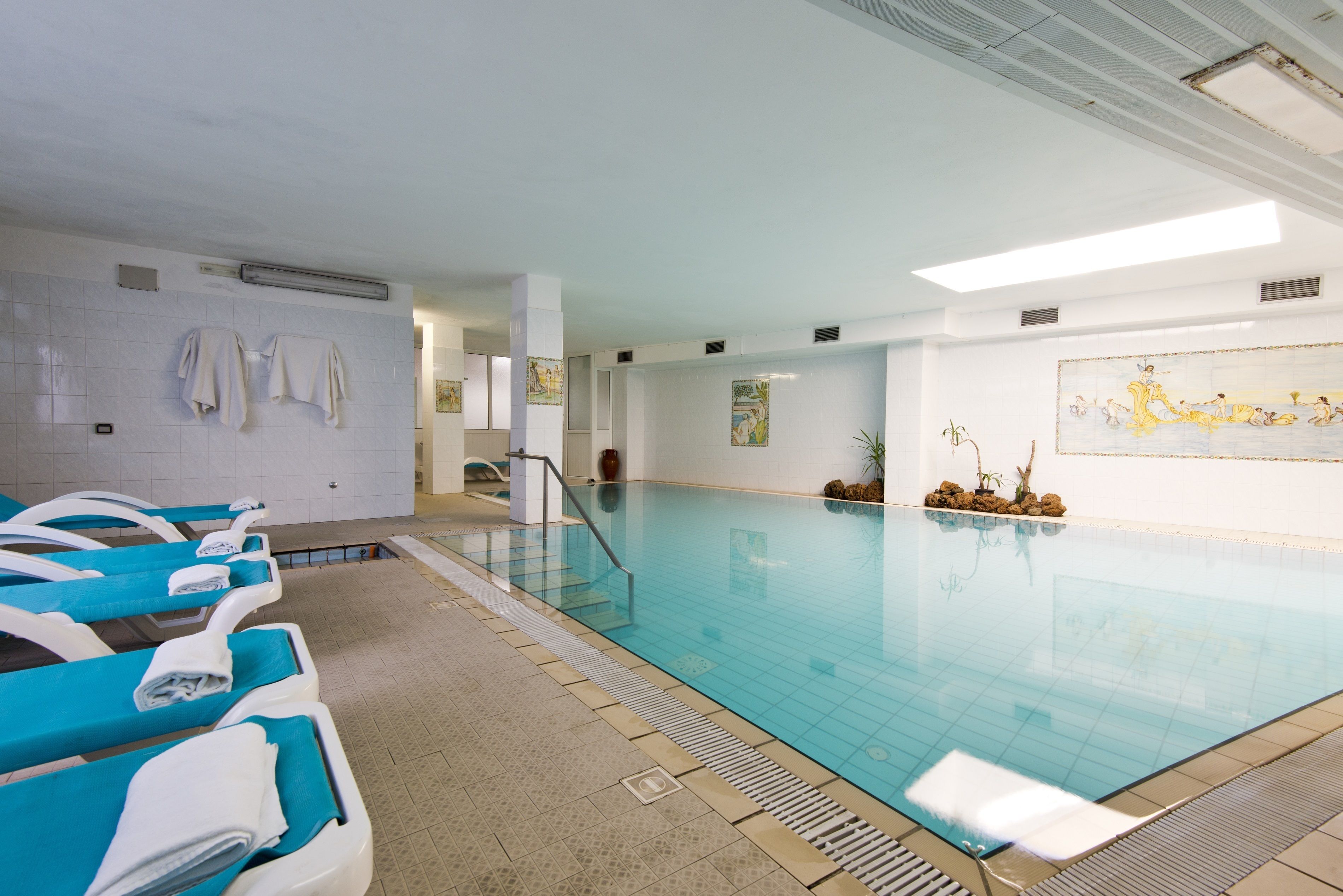 من حمّامات السباحة المغطاة، حمّام سباحة خارجي موسمي