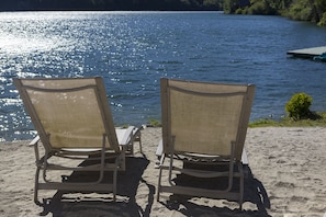 Private beach, kayaking, rowing, fishing - The Lodge At Blue Lakes (Upper Lake)