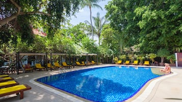 Outdoor pool, sun loungers