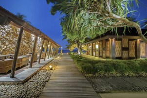 Breakfast, lunch, dinner served; pool views