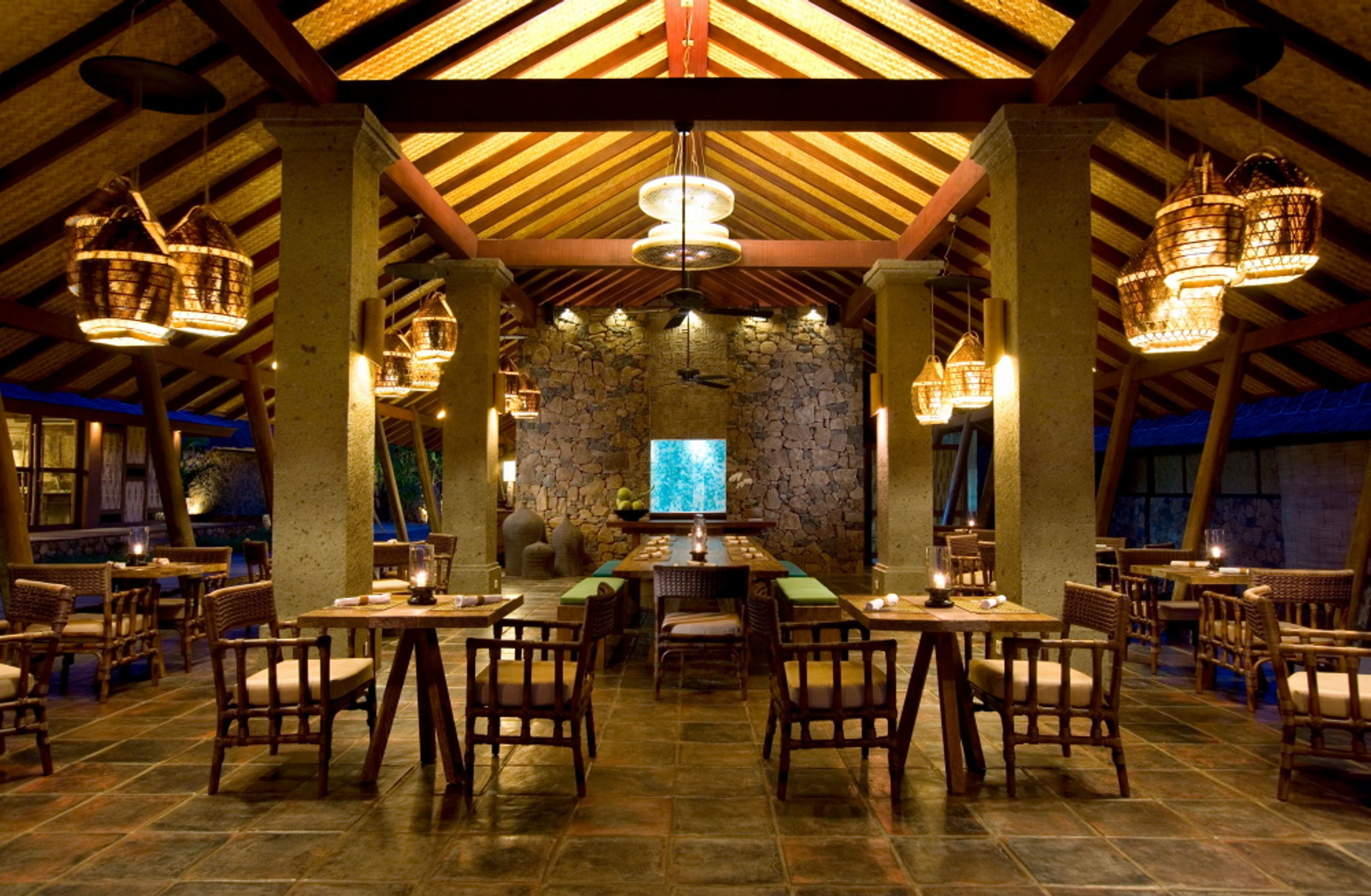 breakfast, lunch, dinner served; pool views