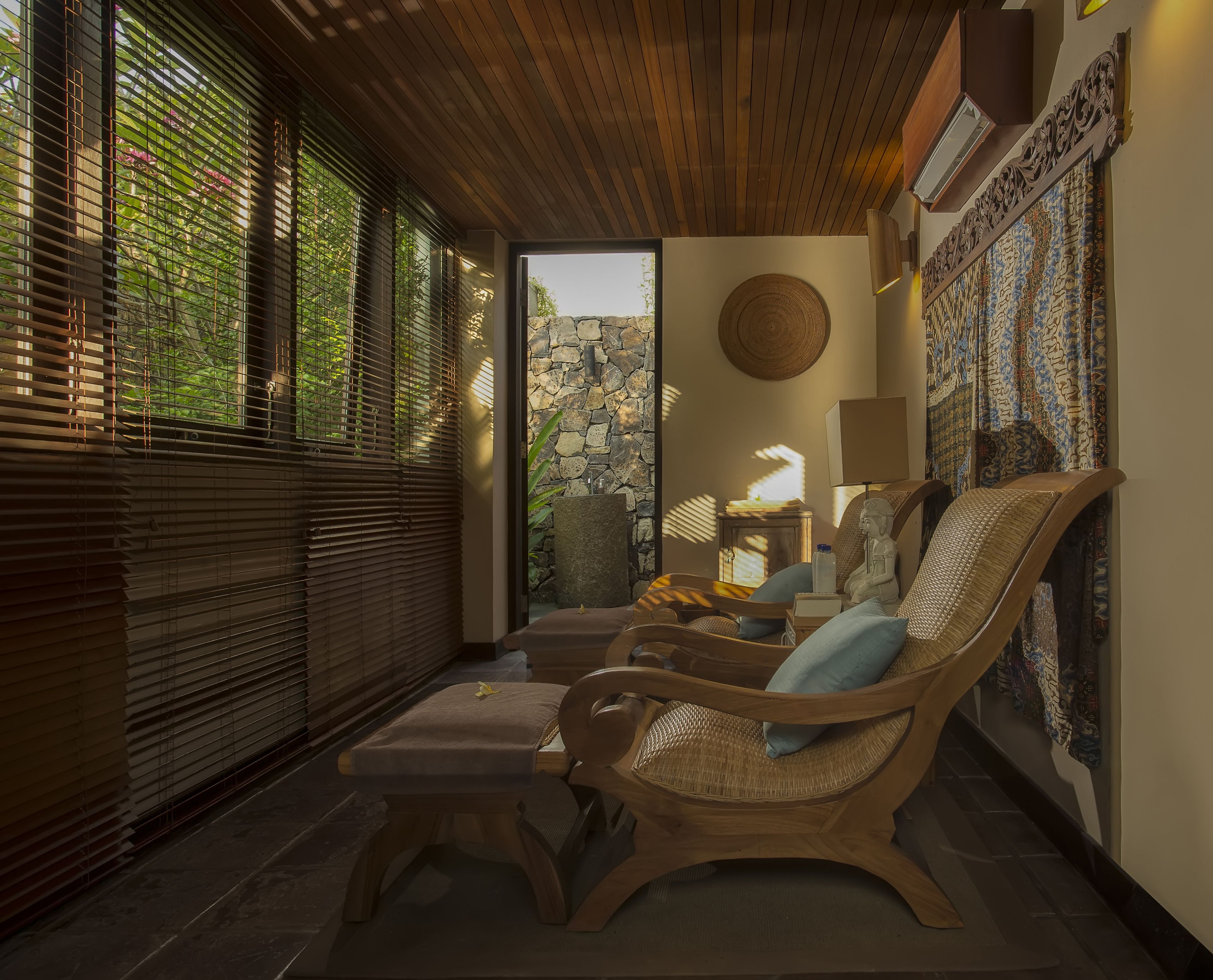 couples treatment room(s), sauna, hot tub, body treatments