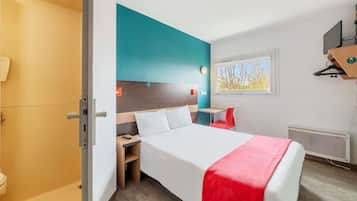Cortinas blackout, cunas gratuitas, wifi gratis y ropa de cama