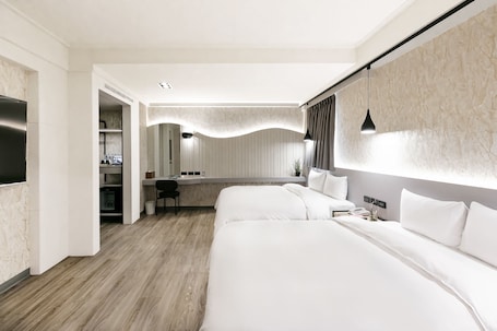 Family Room - Parking Excluded, Check-In After 3:00 PM. Dolamanco Hotel