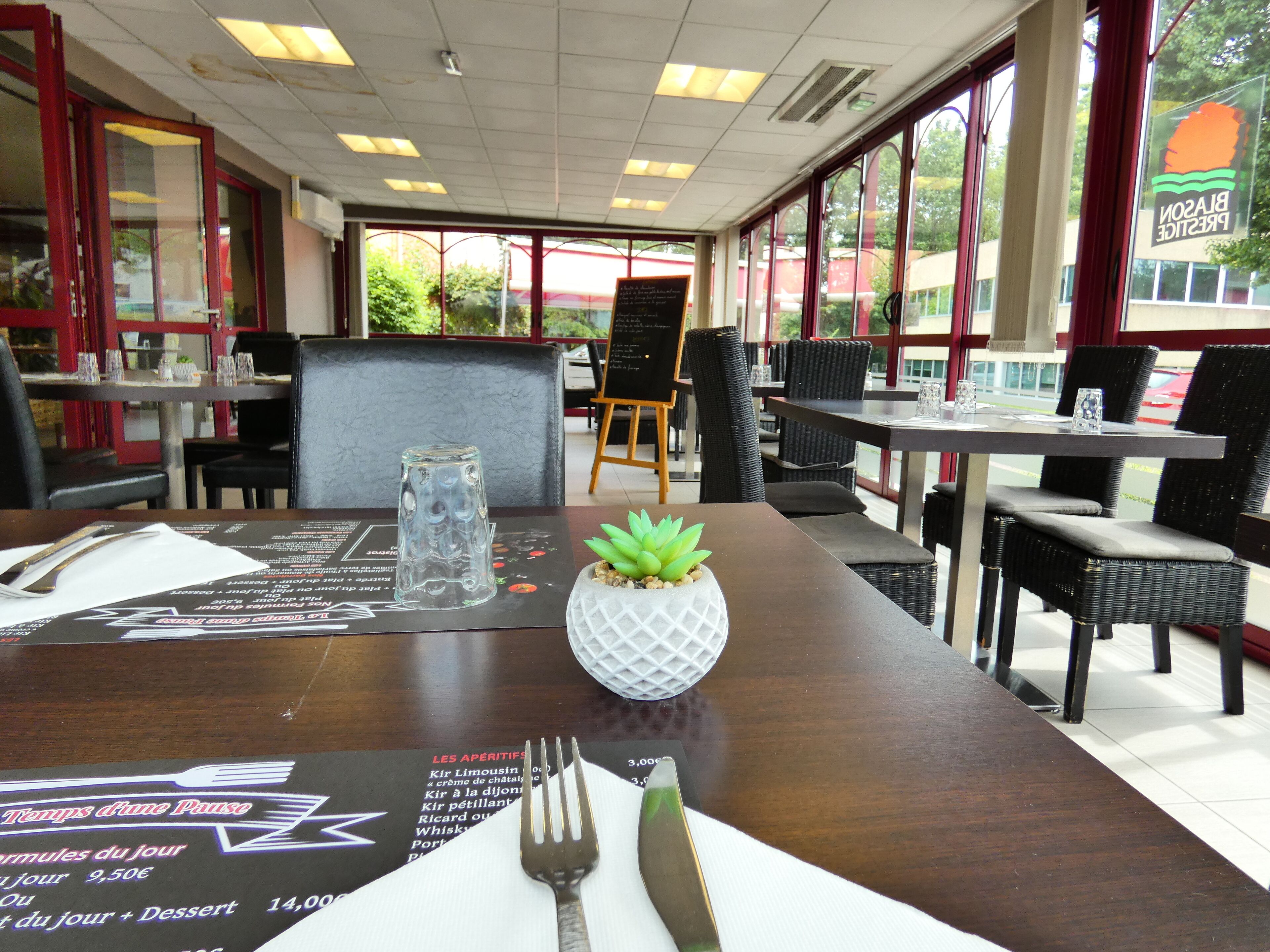 breakfast, lunch, dinner served; regional cuisine