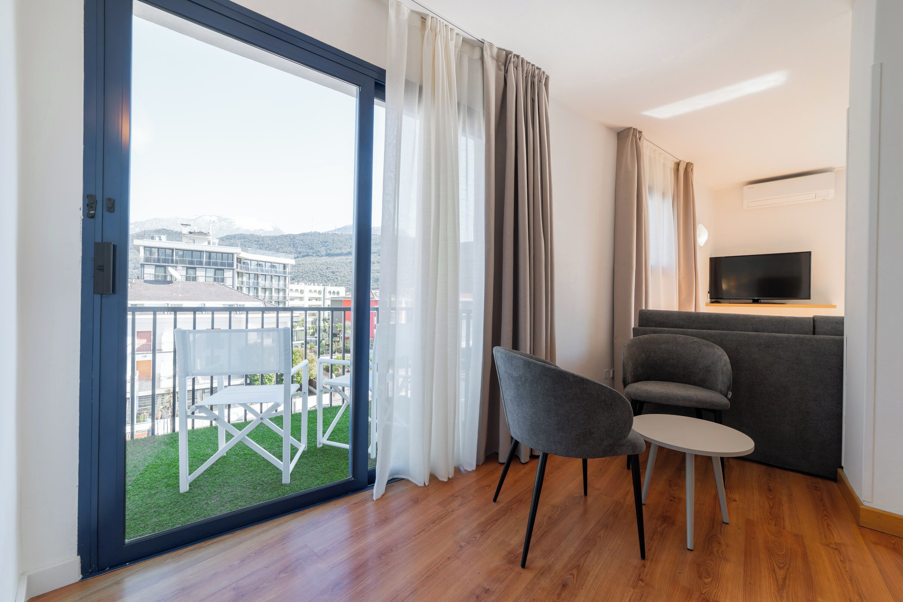 Exclusive Room | Premium bedding, down comforters, minibar, in-room safe