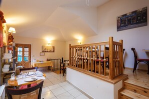 Petit déjeuner buffet servi tous les jours en supplément