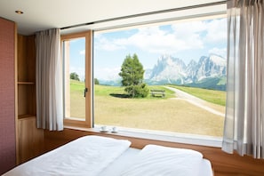 Hypo-allergenic bedding, in-room safe, individually furnished, desk - Icaro Hotel (Castelrotto)