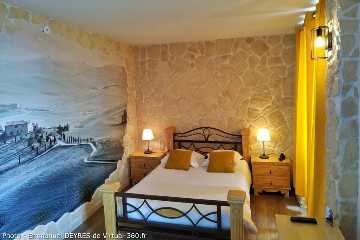 Soundproofing, iron/ironing board, free WiFi, bed sheets