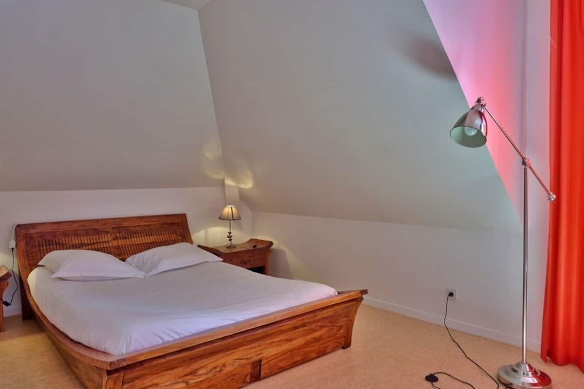 Standard Apartment, 2 Bedrooms | Soundproofing, iron/ironing board, free WiFi, bed sheets