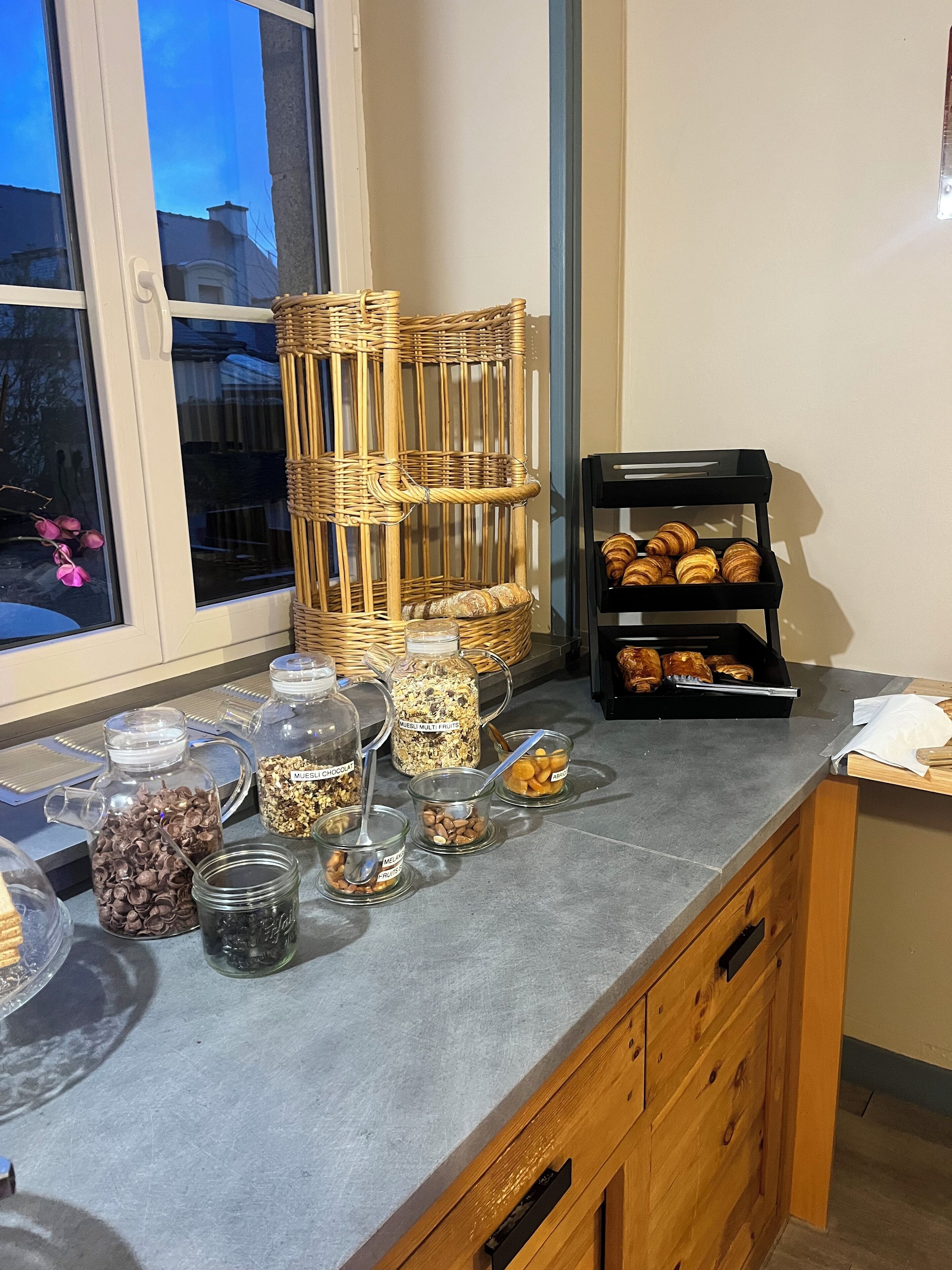 Daily buffet breakfast (EUR 11 per person)