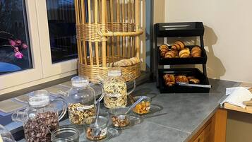 Daily buffet breakfast (EUR 11 per person)