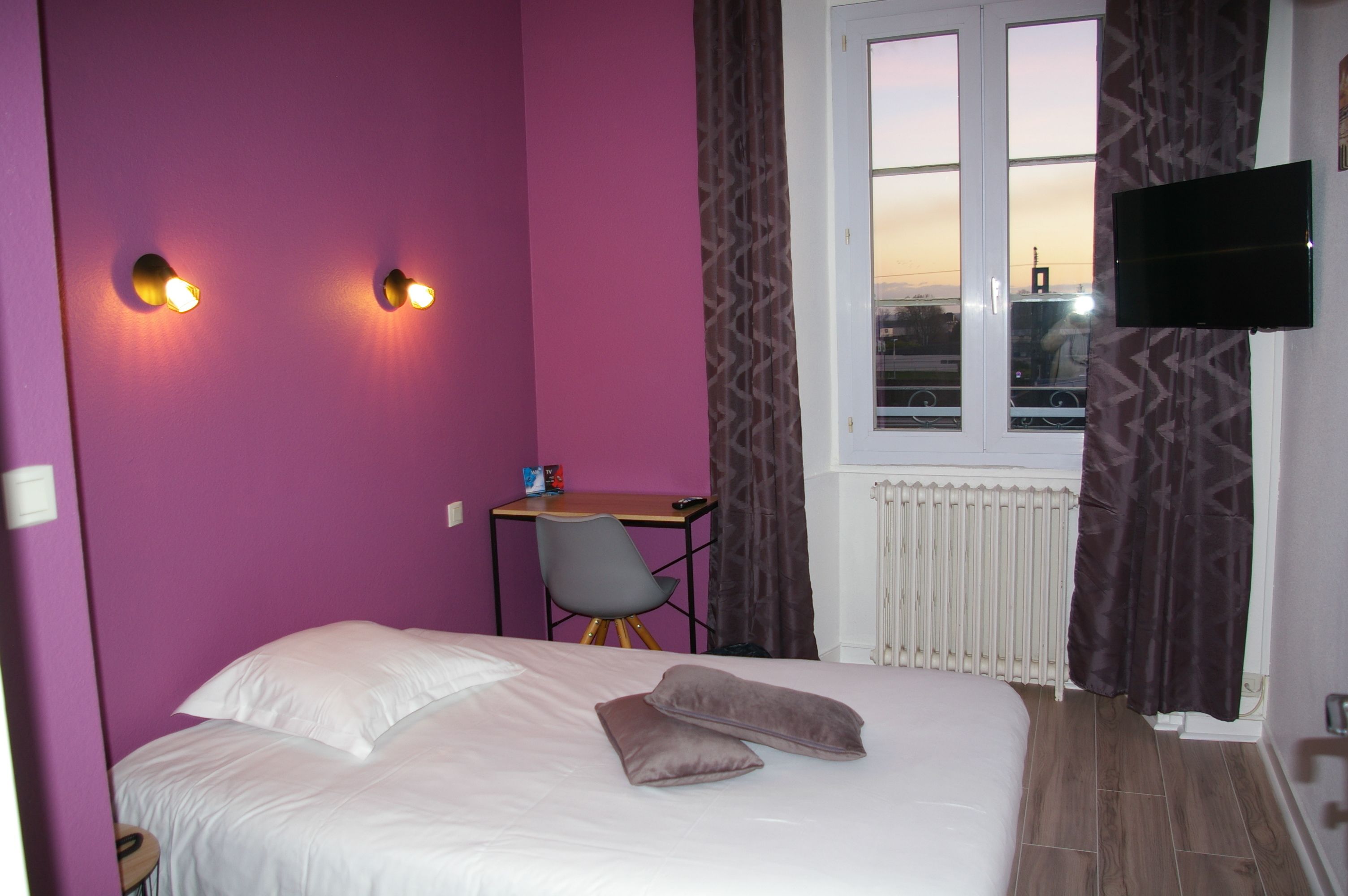 single room | soundproofing, iron/ironing board, free wifi, bed sheets