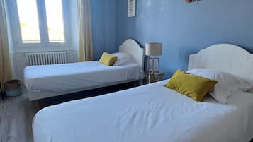 Quadrupla familiare, vista giardino | Insonorizzazione, ferro/asse da stiro, Wi-Fi gratuito, lenzuola