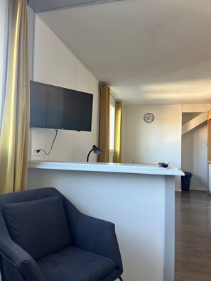 Estudio | Insonorización, tabla de planchar con plancha y cunas gratuitas 