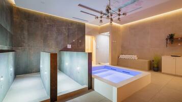 Sauna, hot tub, steam room, Turkish bath/hammam, body treatments
