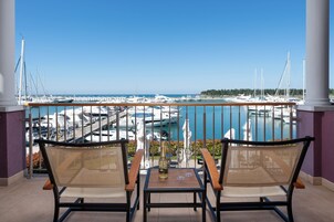 Deluxe Double Room, 1 King Bed, Balcony, Sea View | Terrace/patio