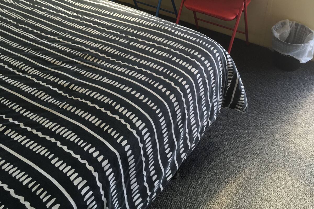 Cabin | Soundproofing, WiFi (free), bed sheets
