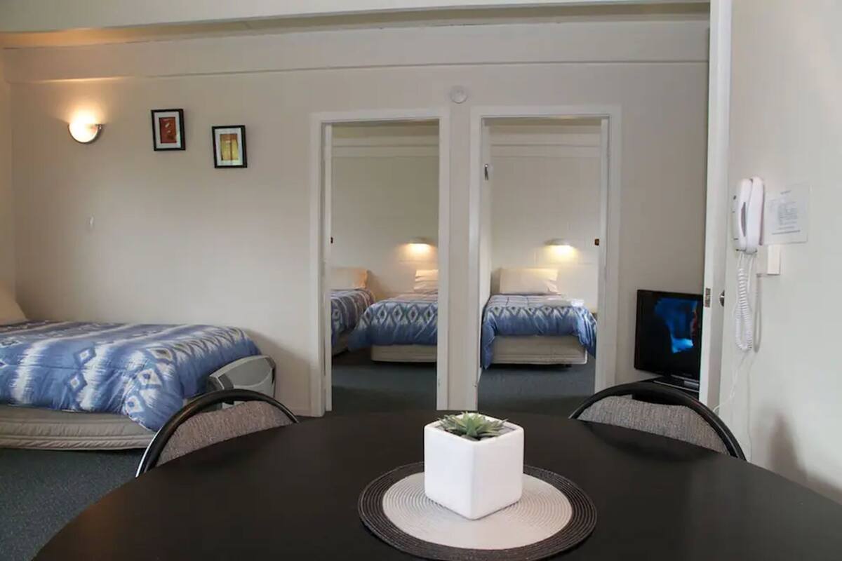 Soundproofing, WiFi (free), bed sheets