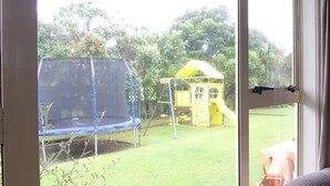 Children's play area - outdoor - 252 Beachside Motels & Holiday Park (Hokitika)