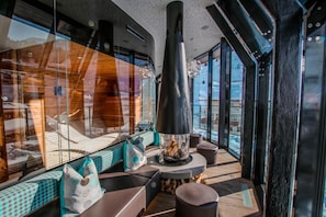 Breakfast and dinner served  - Josl Mountain Lounging Hotel (Soelden)