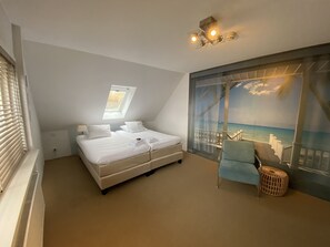 Comfort Twin Room | Select Comfort beds, in-room safe, individually decorated - De Slaapfabriek (Teuge)