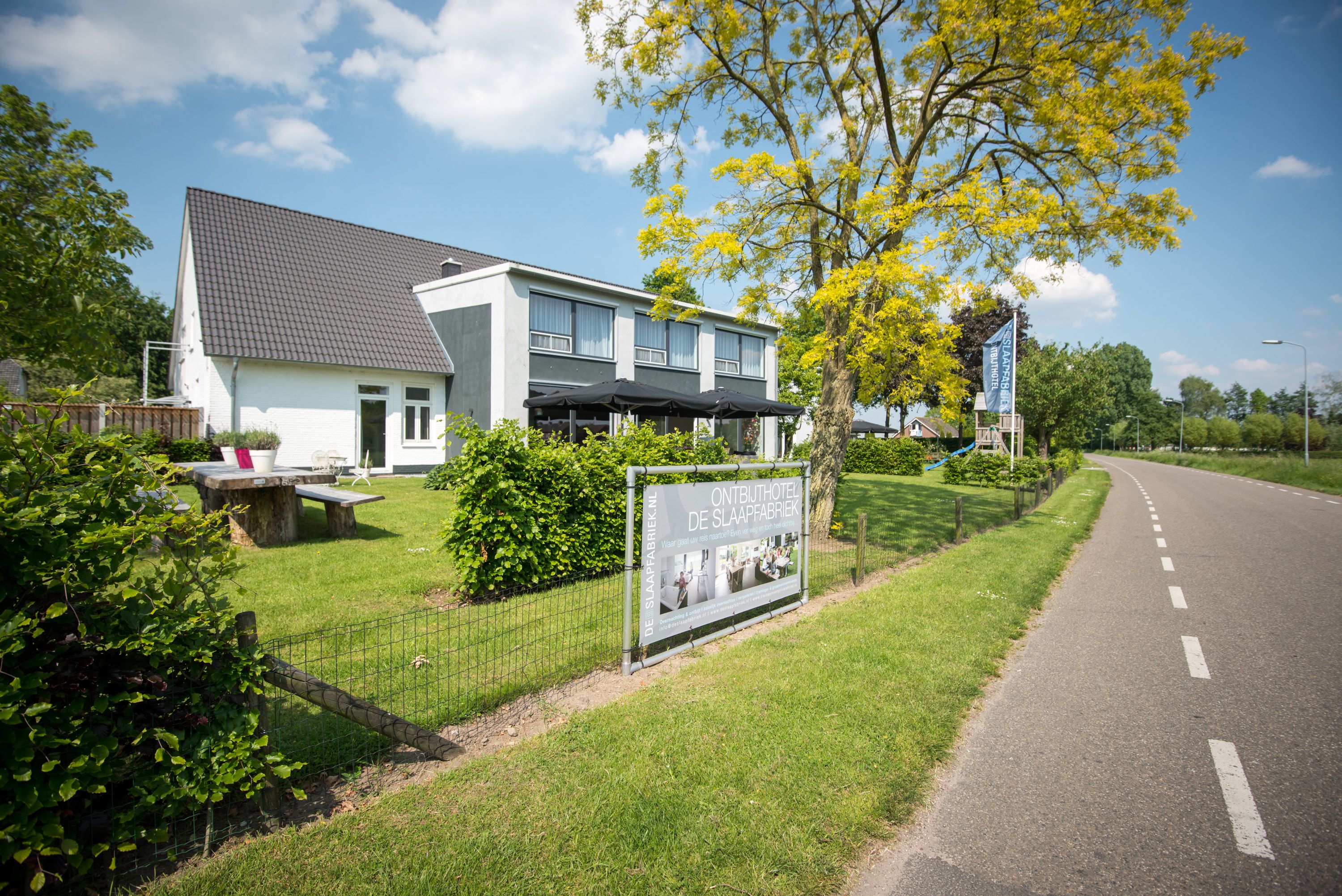 deluxe double room, bathtub | exterior