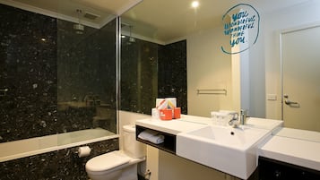 2.5 Bedroom Apartment with Balcony Spa | Bathroom | Shower, hair dryer, towels