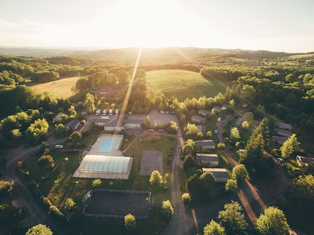 Exterior. Terres de France - Les Hameaux de Miel
