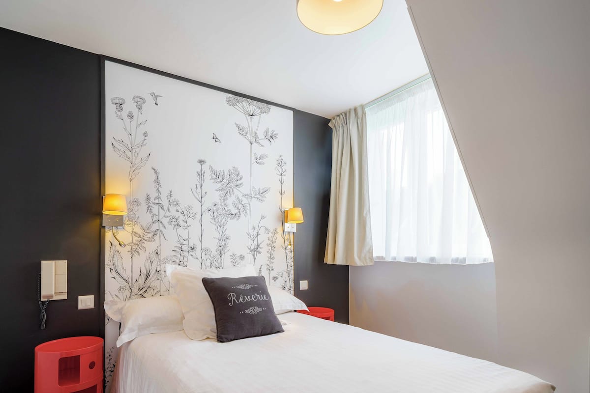 comfort single room | 1 bedroom, premium bedding, desk, iron/ironing board