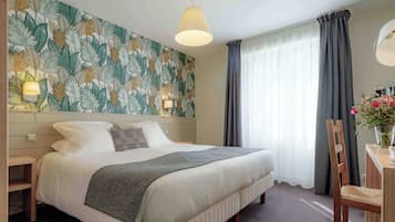 Comfort Double Room | Premium bedding, desk, iron/ironing board, free WiFi