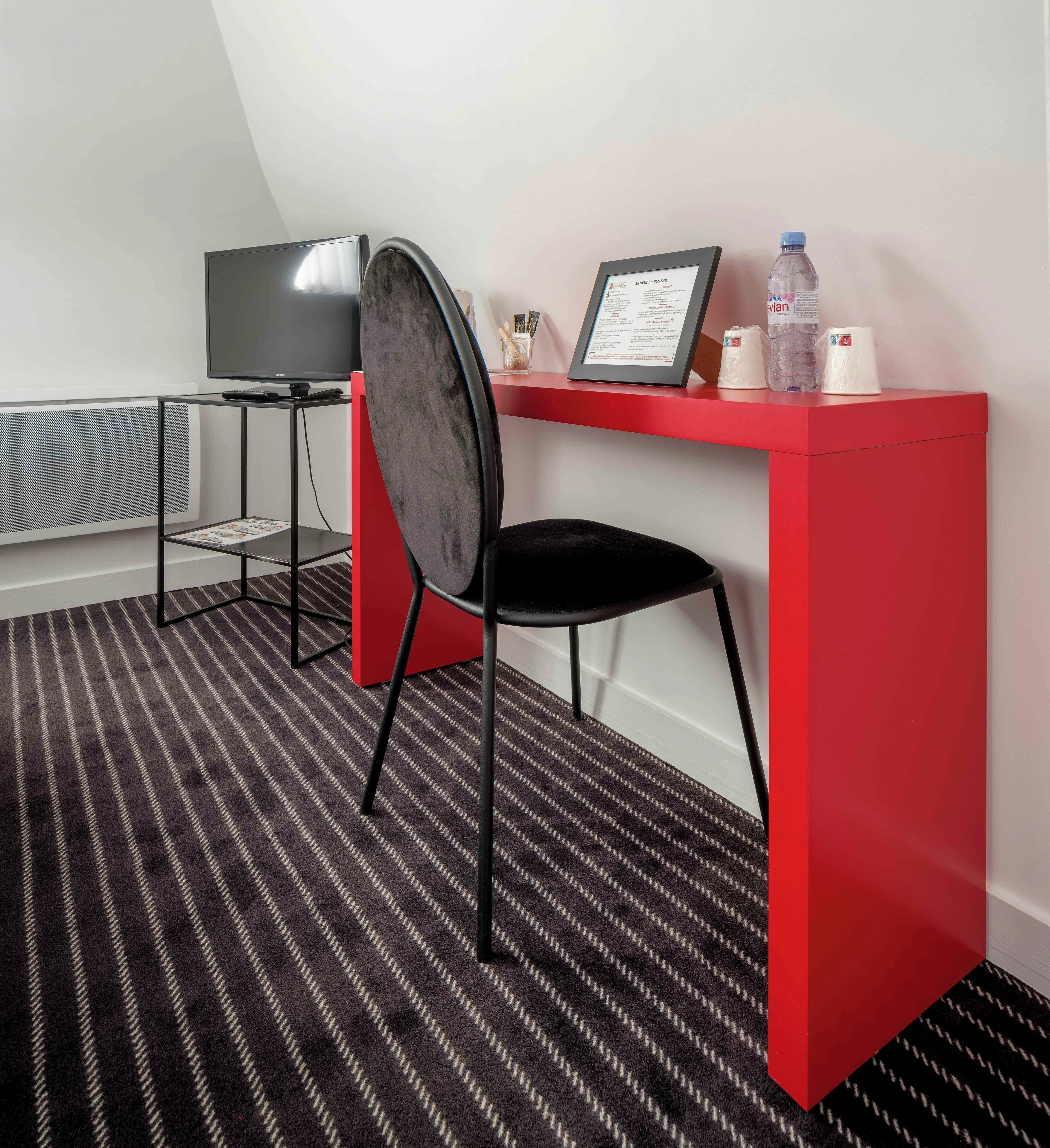 comfort single room | 1 bedroom, premium bedding, desk, iron/ironing board