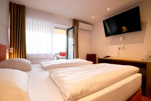 Comfort Room | 1 bedroom, premium bedding, pillowtop beds, minibar - Hotel Mariaweiler Hof (Dueren)