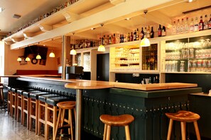 Bar (en la propiedad)