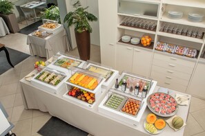 Desayuno buffet todos los días (con cargo)