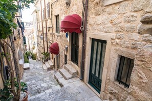 Façana frontal de l'allotjament