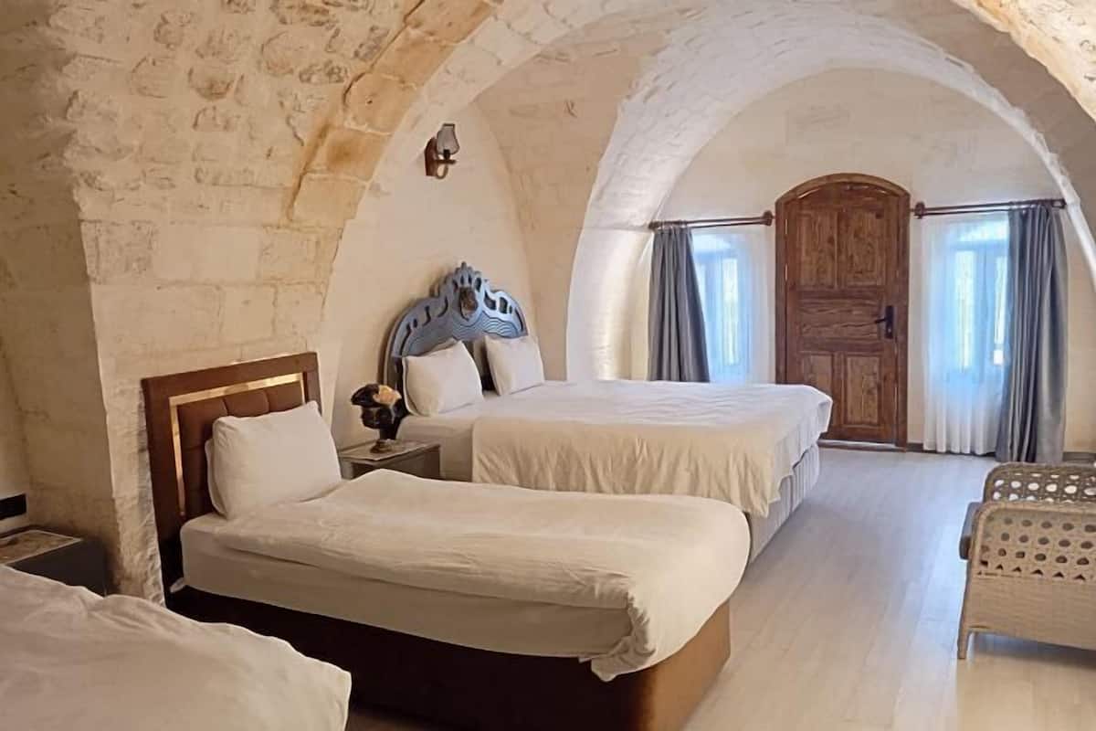 Premium bedding, minibar, desk, soundproofing