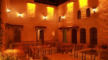 Termasuk sarapan bufet setiap hari