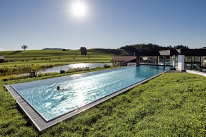 Sauna, steam room, body treatments, hot stone massages