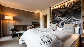 Design-Studio | Allergikerbettwaren, Daunenbettdecken, Zimmersafe, Schreibtisch