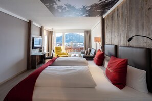 Design Studio, 1 King Bed, Mountain View | Hypo-allergenic bedding, down duvets, in-room safe, desk - Haubers Naturresort (Oberstaufen)