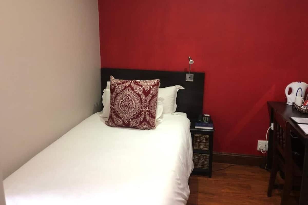Habitación individual estándar | 1 dormitorio, ropa de cama de alta calidad, caja fuerte
